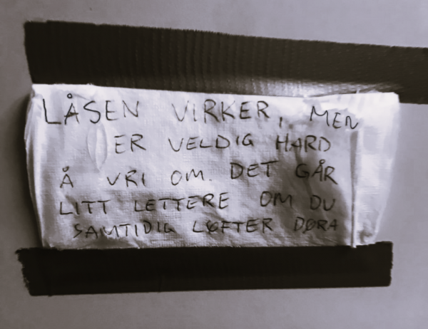 SJ skilt beskjært ferdig