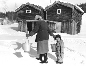 Vassbæring-på-Amperhaugen 1956 foto Kari Moen Øvergaard