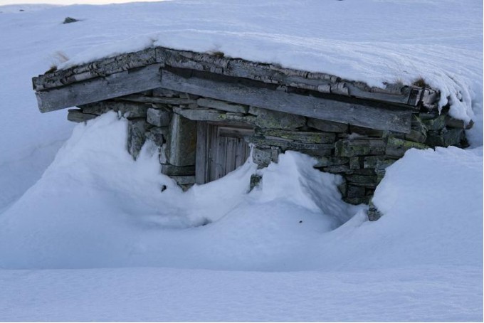 Bilde av bu på Finnsjøfjellet. Foto Sverre Hovind