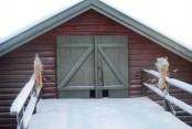 Bilde av låvbrua på Frammi. Alt er klart for nissen. Foto Hans Sollid