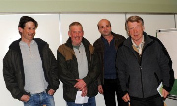 Bilde av arbeidsutvalget. Chr P Mathiesen,Per Blæsterdalen,Martin Lier og Leif Gunner Bjørke. Jon R Neslund ikke til stede.