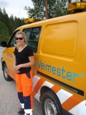 Bilde av vikarierende vegmester Maren Iversen. Foto Hans Sollid