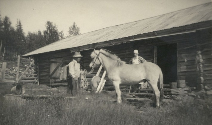 1939. Einar og Kari Eggen. Foto utlånt av Dagny Røstum Voll
