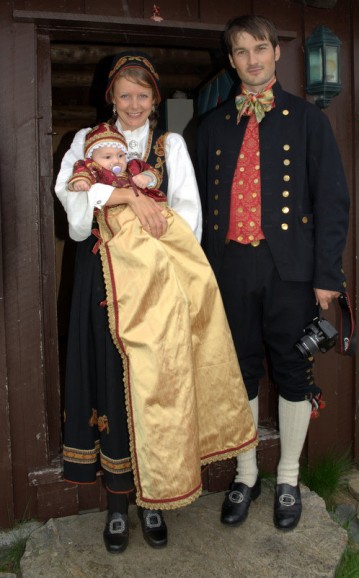 Bilde av Mathias,Lene og Kristian foto JØ