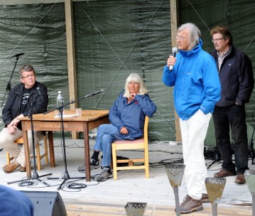 Bilde av debattanter foto JØ Fra v Rune Øygard,Kari Bay Haugen,Stein Bie og Ole Nordahl (ordstyrer)
