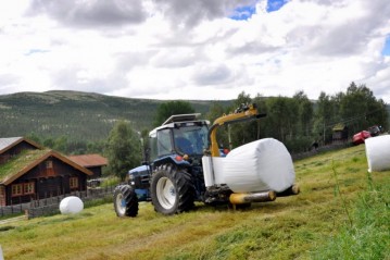 Bilde av rundballepakking foto Jo Øvergaard