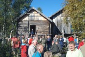 Bilde av folksomt i fossen. Foto Hans Sollid