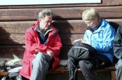 Bilde av Jon Severud som intervjues av Østerdølens Mari Kværnes. Foto Hans Sollid