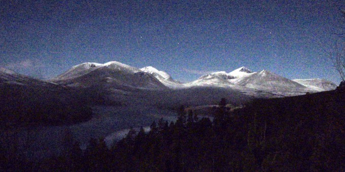 Bilde av måneskinn i Rondane. Foto hans Sollidi
