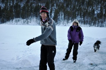 Bilde av  skøyteløpere på Setningsjøen foto Cecilie Bjercke