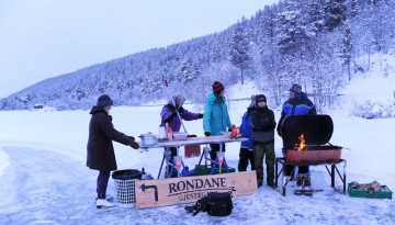 Bilde av skøytedag Foto Jo Øvergaard