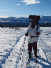 Bilde av Hans De Waar på tuyr oppover mot Blåsten. Foto Hans Sollid