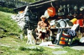 Bilde avSigrid i en av hennes få kvilestunder på setra. Foto utlånt av Terje Brænd