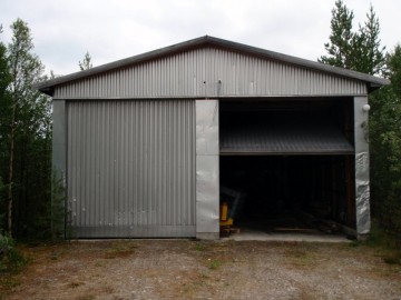 Bilde av den gamle aluminiusgarasjen oppi Moa. Foto Hans Sollid