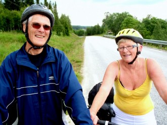 Bilde av sykkelturister Åse og Øyvind Engen. Foto Hans Sollid