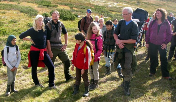 En vel fortjent pust i bakken for alle. Foto Hans Sollid