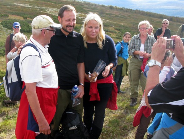 78 årige Reidar Kjøllmoen fra Koppang, eks. Grimsbu, fikk en bursdag han nok aldri vil glømme. Foto Hans Sollid