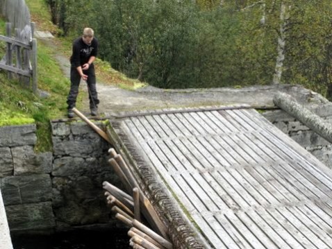 Dammen trekkes foto Peter