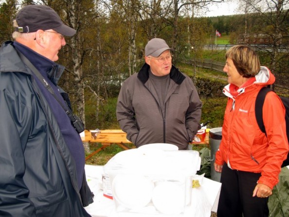 Svein Uthi kunne by på kaffe, tynnkaka og munk til vennligstilte ringebuinger. De som kom på Jomsborg med Nybakkenbussen i gamle dager var litt kvassere av seg. Foto Hans Sollid