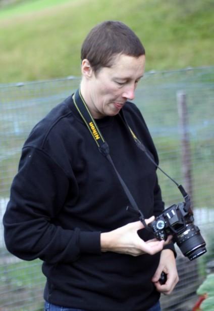  Ida Løchen i fotogruppa har gjort et stort arbeid med en fantastisk utstilling.Foto Bjørn Brænd