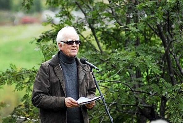 Ola Jonsmoen kåserer. Foto Ida Løchen