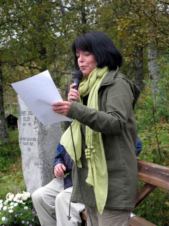 Gunhild Kværness leste fra Helene Lassens tekster. Foto Hans Sollid