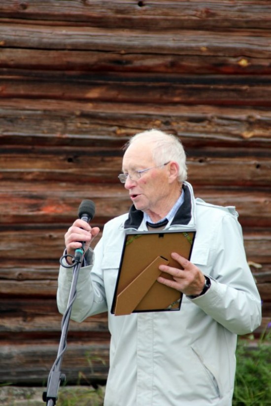 Årets Fosseprisvinner Anton Brænd takker for prisen. Foto Ellen Friis Moen