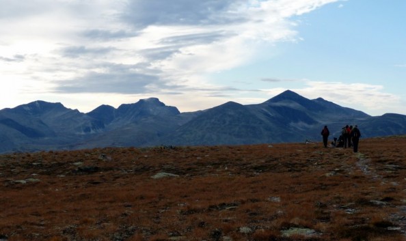 På vegen mot Straumbu. Foto Kari Sunde
