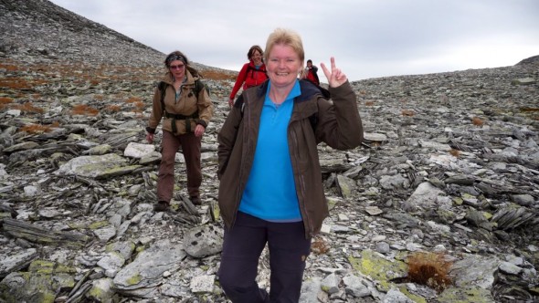 Bilde av Anne Herud vel oppe i Gravskaret. Foto Kari Sunde