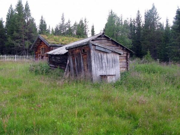 Bilde av det gamle fjøset. Foto Hans Sollid