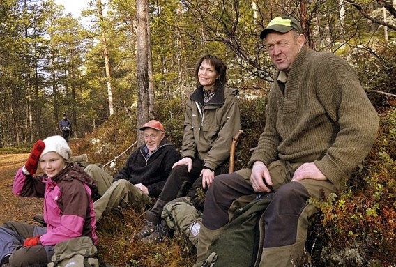 Bilde  fra Gamlevegen i Atndalen fam Blæsteralen Foto Jo Øvergaard