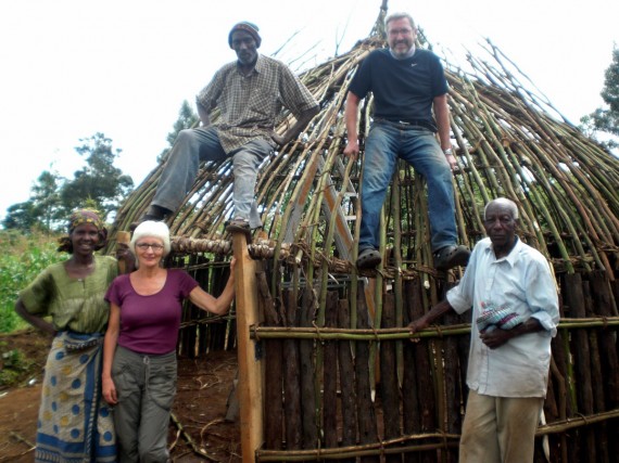 Hele folket i arbeid. Foto Ellen Marie Tangen 