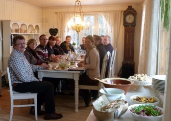 Bente Lindstad visste å traktere sine gjester i Sollistua bra. Foto Bente Lindstad
