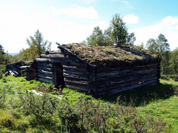 Foto av restene av Grøtdalssetra. Foto Hans Sollid