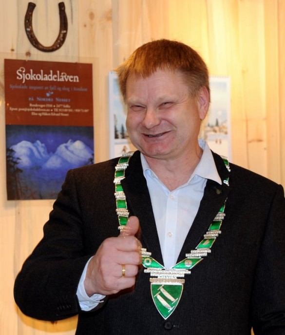 Even Moen er ordfører og en blid kar. Bra reklame for bygda sin får han også ived denne anledningen foto Jo Øvergaard