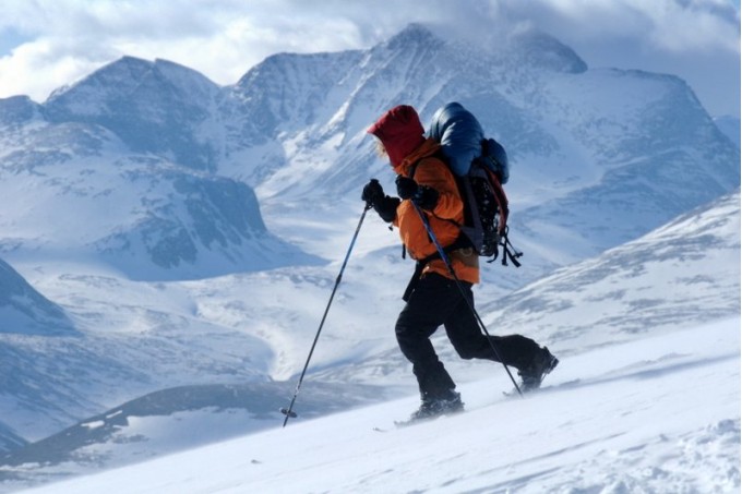 Ned fra Blåkampen med telemarkssvinger foto Torstein Storaas