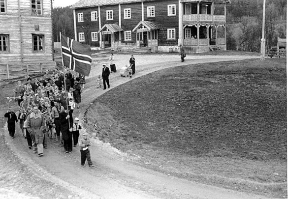 17.mai foto Rolf Øvergaard