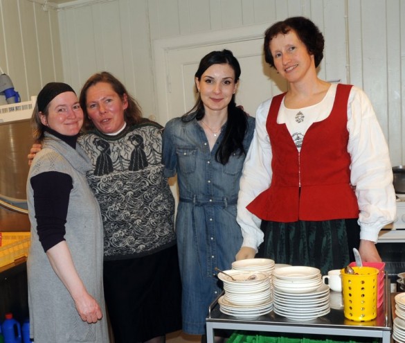 Kjøkkengjengen på Solvang. Saskia,Sigrun,Larissa og Birgitte foto Jo Øvergaard