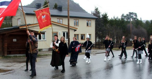 Folldal Skolekorps 17.mai 2012 på Grimsbu foto Elise Hovind