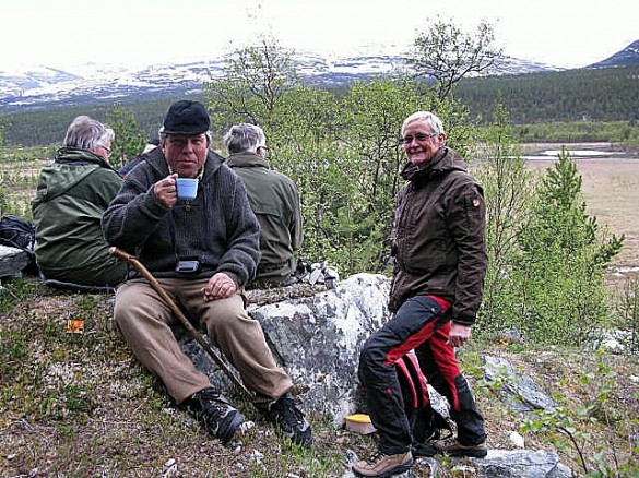 Jo og Anni tok og en kaffekopp foto Berit Gomnæs