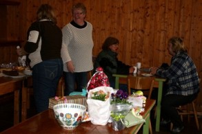 Fra blomsterauksjon. Foto Åse Synnøve Rønningen