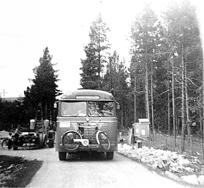 Rutebussen, stopp på Mogrenda