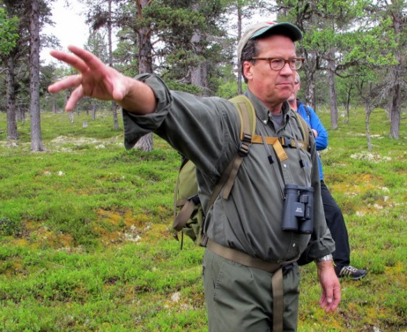 Lokal guide Lars Otto Wollum forteller, Foto Hans Sollid