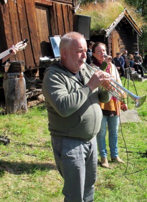Torgrim Sollid og Guro Gravem Johansen fra Østerdalsmusikk bidro. Foto Hans Sollid