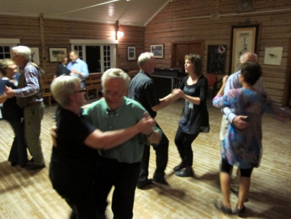 Og dansen gjekk kvekt .. Foto Hans Sollid