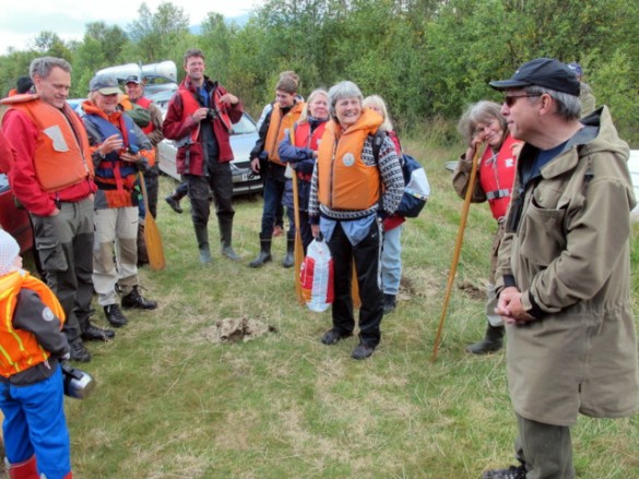 Jo orienterer før vi startet. Foto Hans Sollid