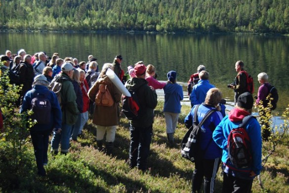 Ved Atnasjøens bredder. Foto Birgitt Løchen