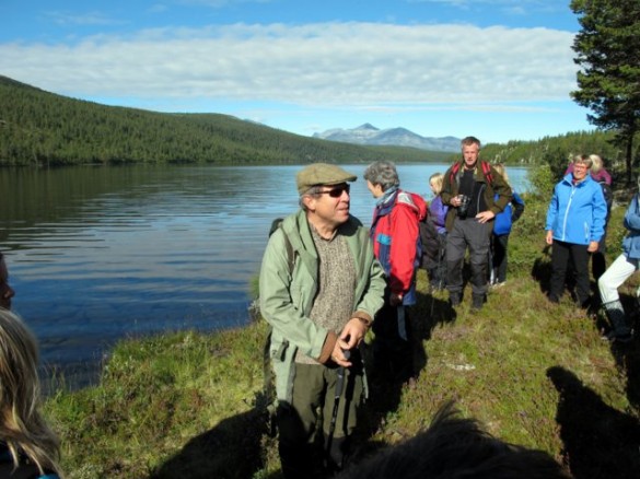 Jo ved Atnasjøen. Foto Hans Sollid