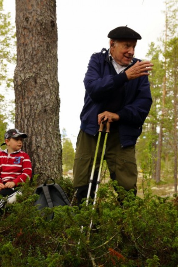 Arne Espelund kan sitt fag og kan å formidle det. Foto Helge Stikbakke
