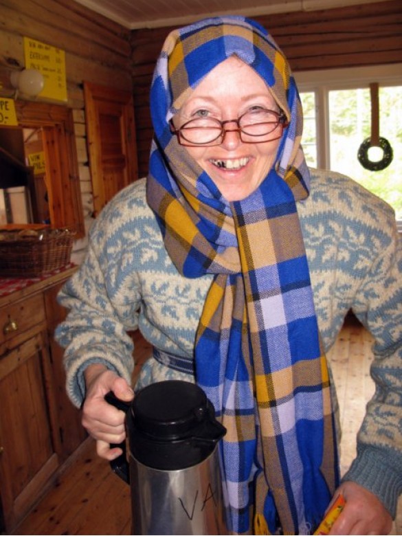 Tove Eggen i sving på Jomsborg.Stand-up komiker av rang. Foto Berit Gomnæs